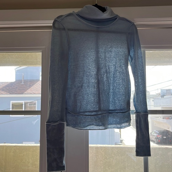 Tops - Free People turtle neck LS